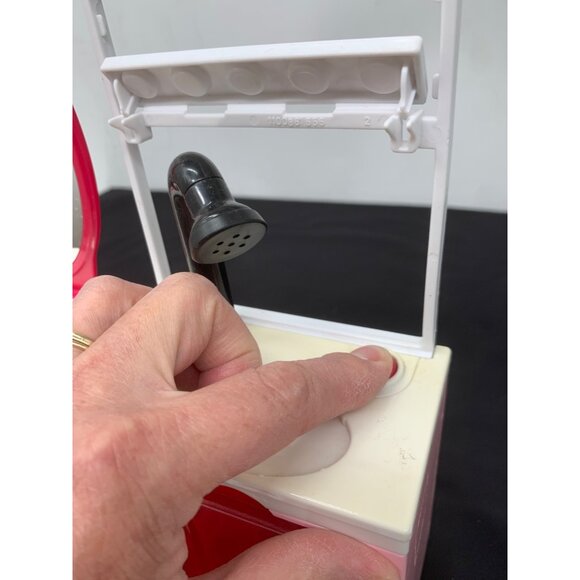 2015 Barbie Sparkle Style Salon Doll Vanity - Picture 6 of 7